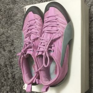 Puma sneakers, Size 8 1/2, Pink and gray